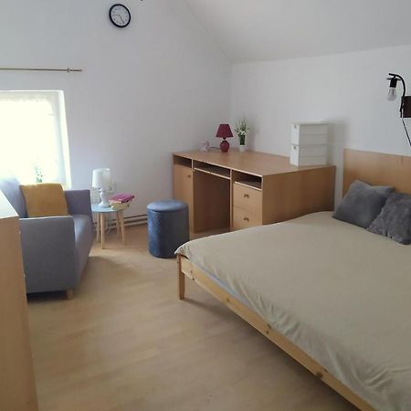 Ubytovanie Pod Cervenym Kamenom Male Karpaty Pila  Exteriér fotografie