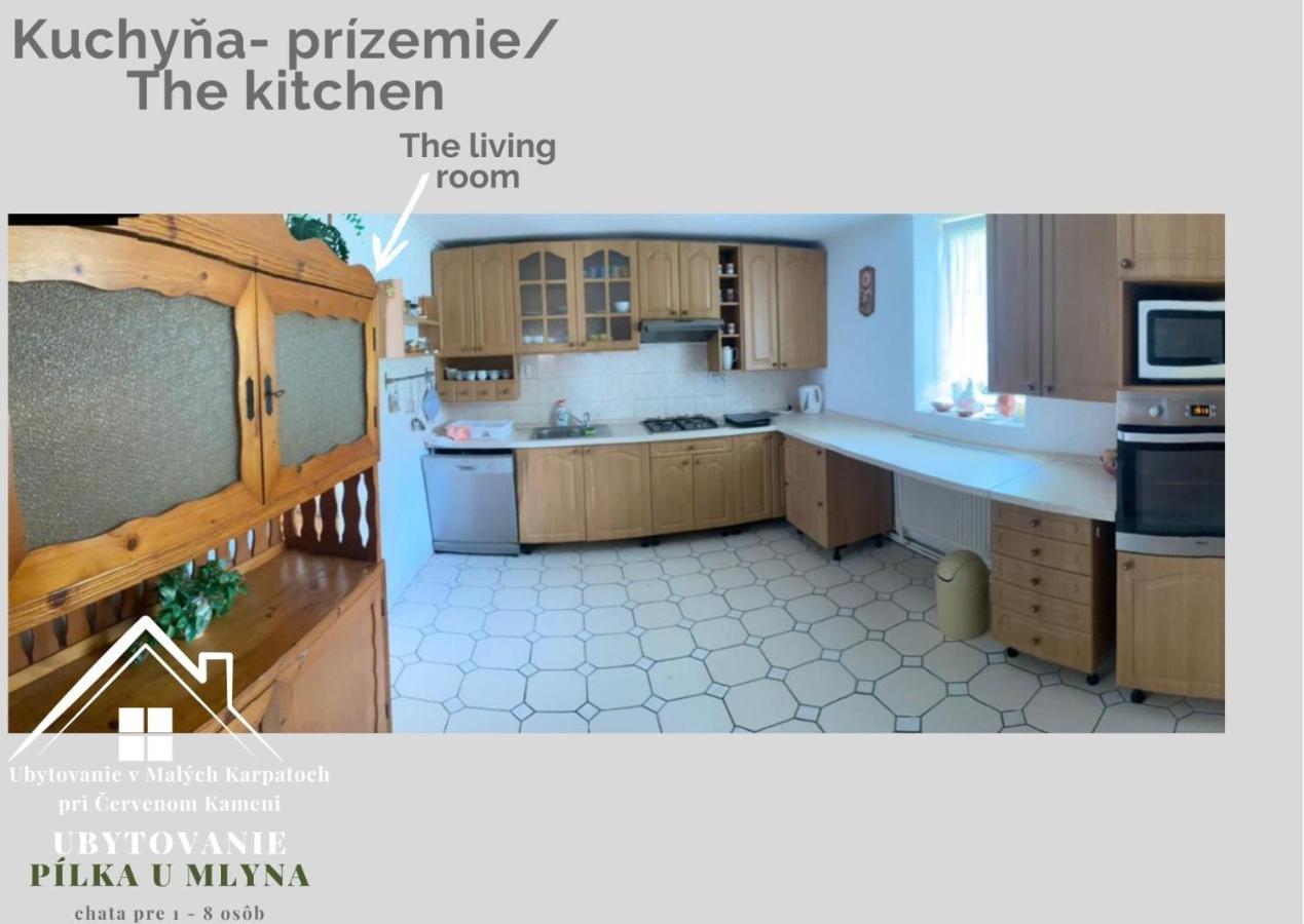 Ubytovanie Pod Cervenym Kamenom Male Karpaty Pila  Exteriér fotografie